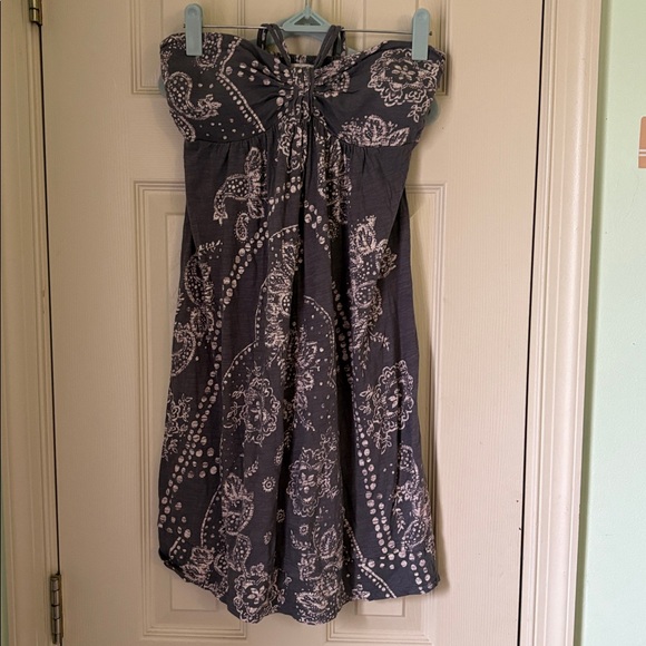 American Eagle Outfitters Dresses & Skirts - American Eagle Outfitters Grey Floral Paisley halter strap dress